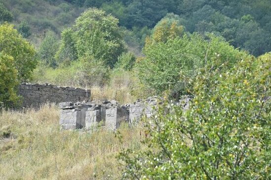 Ermənilərin viran qoyduğu Kəlbəcərin Armudlu kəndindən görüntülər - FOTO