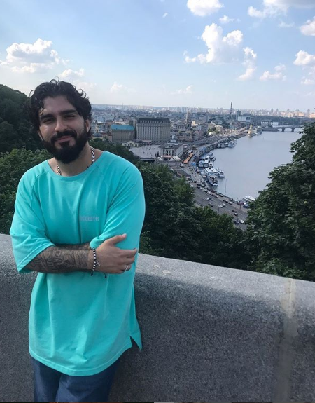 Çingiz Əhmədovun məşhur oğlu TANINMAZ HALDA - FOTO