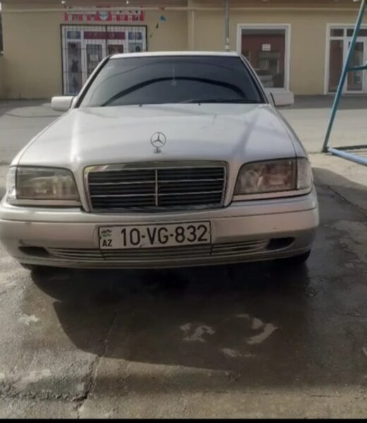 "888 Sumqayıt" avtosalonuna qarşı ittiham – Kreditə verdiyi maşınları müştərilərin əlindən alır?