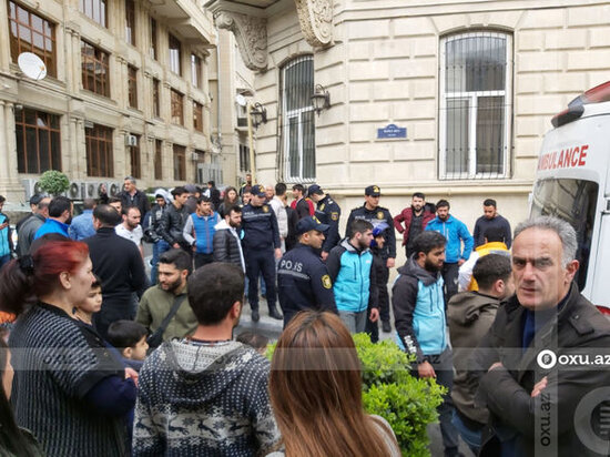 Bakıda "Prius" kuryeri vurub xəstəxanalıq etdi - FOTO