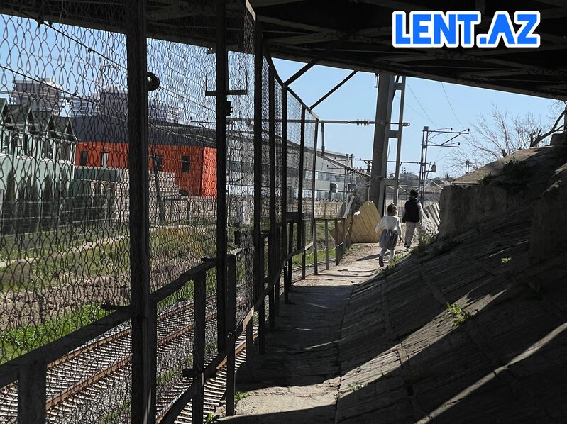 Evində gizlənən qoca, əsaya möhtac nənə - Bakıda "Tanrının unutduğu" QƏSƏBƏ