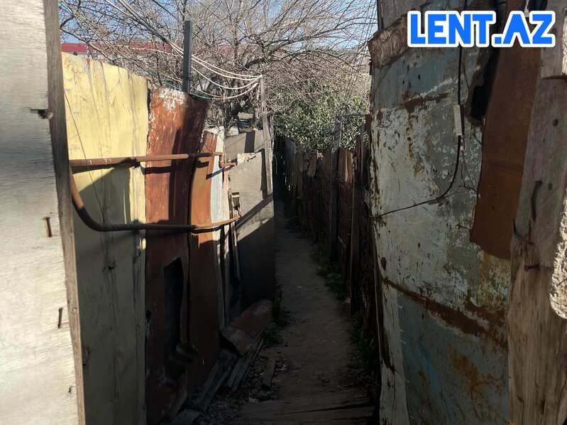 Evində gizlənən qoca, əsaya möhtac nənə - Bakıda "Tanrının unutduğu" QƏSƏBƏ