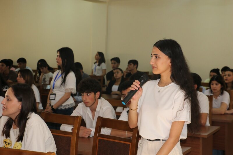 Pərvanə Vəliyeva: "Gənclərlə belə görüşlər çox vacibdir" - FOTO