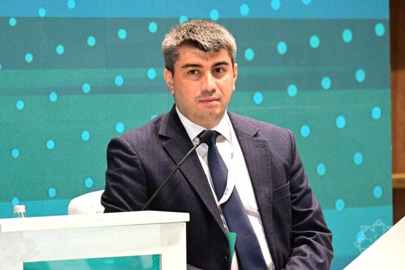 Vahid məktəbli forması: Məktəbdə nizam-intizamın əsas şərtlərindən biri