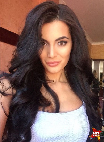 Dağıstanlı model soyundu - Ölkə qarışdı - FOTOLAR