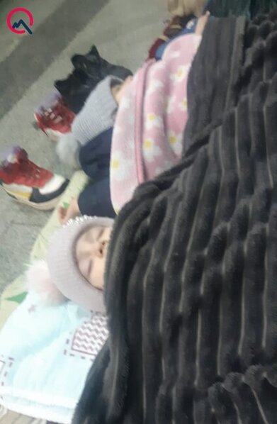 Xarkovda 3 azərbaycanlı ailə metro keçidində qalıb - FOTOLAR