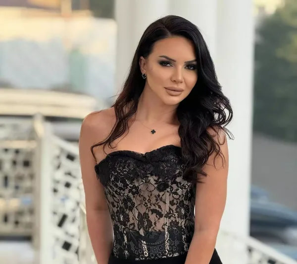 "O xanım ailə məclisinə gələcək aparıcı deyil"