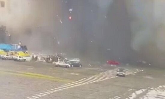 Rus ordusu Xarkovu atəşə tutdu: 4 yük maşını yandı