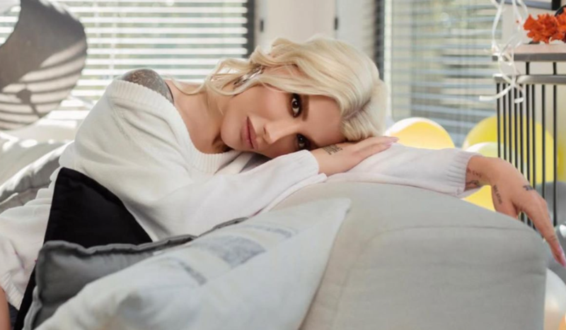 İrem Derici illərdir gizlətdiyi xəstəliyini açıqladı