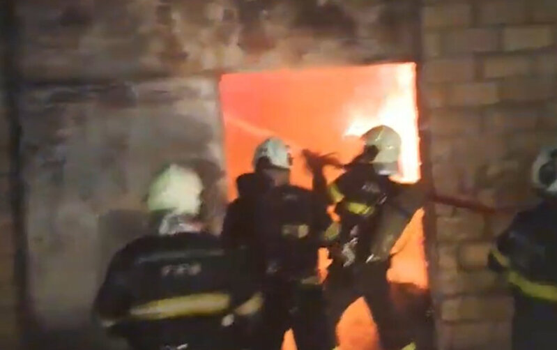 Xırdalanda anbarda, Bakıda obyektdə yanğın - Video