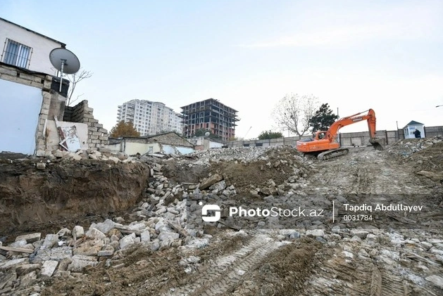 DİQQƏT: Bakının mərkəzində yeni park salınır - Bəzi evlər SÖKÜLÜR