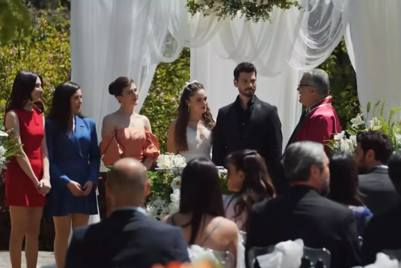 Miray Daner "Hudusuz Sevda" dan ayrılıb