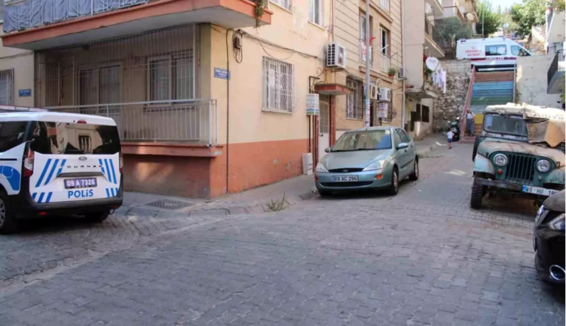 Mənzildən gələn qoxu "cəsəd" şübhəsi yaratdı, səbəb görün nə çıxdı