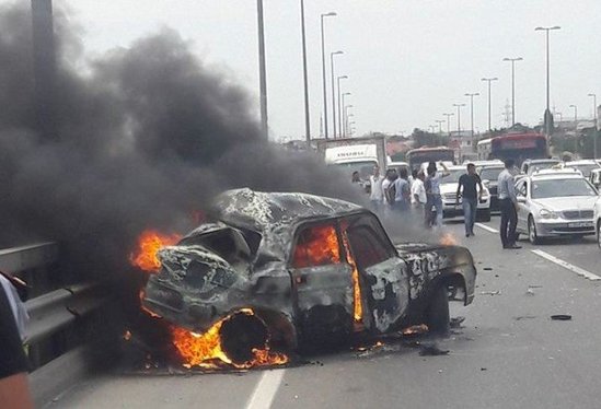 Son dəqiqə! Bakının mərkəzində DƏHŞƏTLİ QƏZA - FOTO