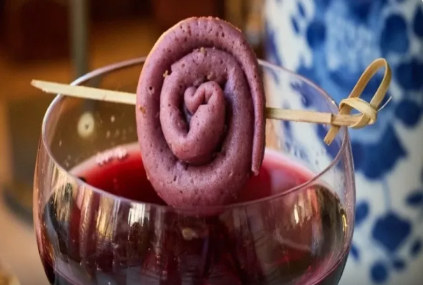 Qırmızı şərabla pankeklər - Fərqli və zövqlü RESEPT