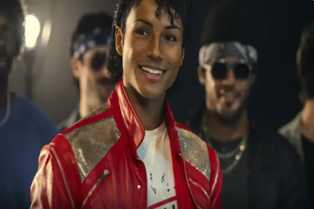 Maykl Ceksonla bağlı film hazırdır