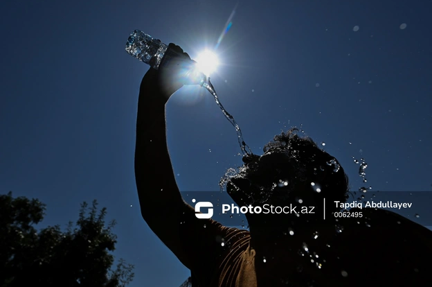 Azərbaycana yay gəldi