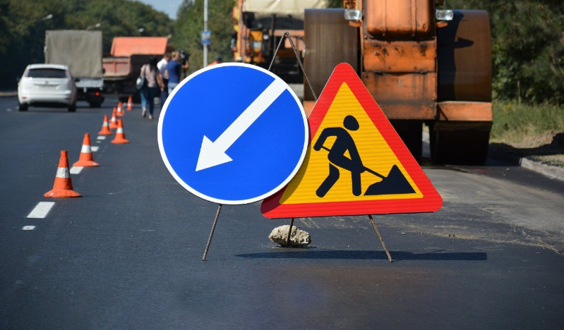 Sürücülərin NƏZƏRİNƏ: Bu yollarda hərəkət qismən məhdudlaşdırılır