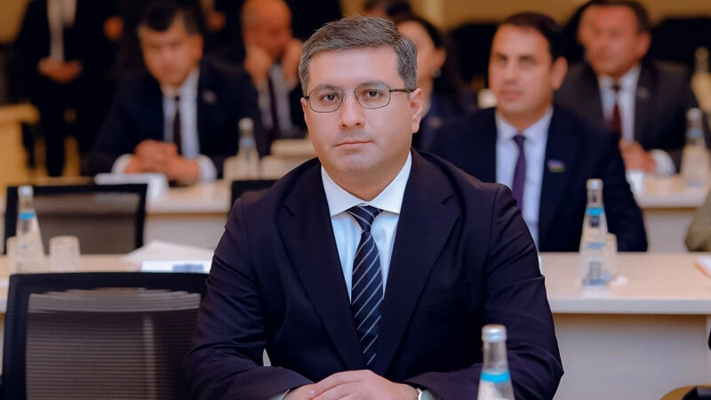 Yeni nazir kollektivə təqdim edildi