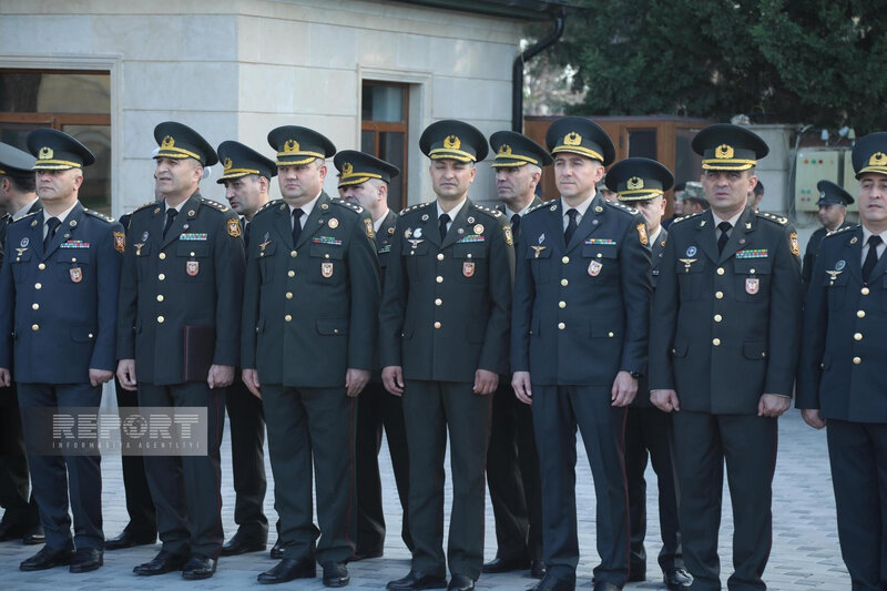 Müdafiə Nazirliyinin rəhbər heyəti Şəhidlər xiyabanını ziyarət edib - FOTO