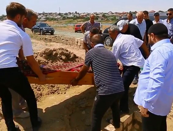 Anar Nağılbazın nəşinin görüntüləri yayıldı - Qəbiristanlıqdan VİDEO