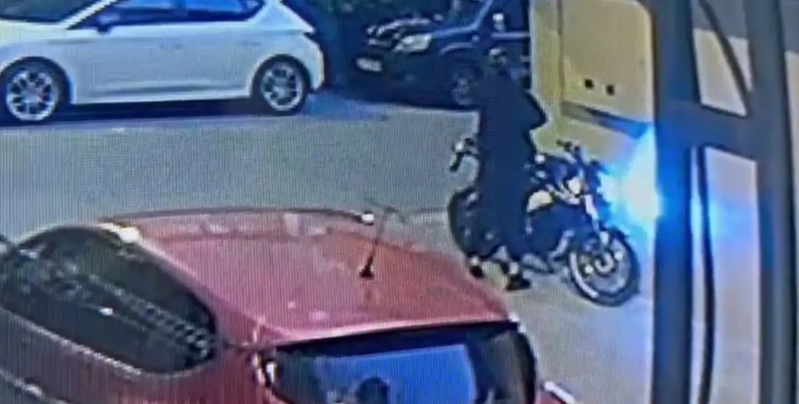 27 yaşlı gənc qətlə yetirildi – qatil qapı önündə gözləyirmiş