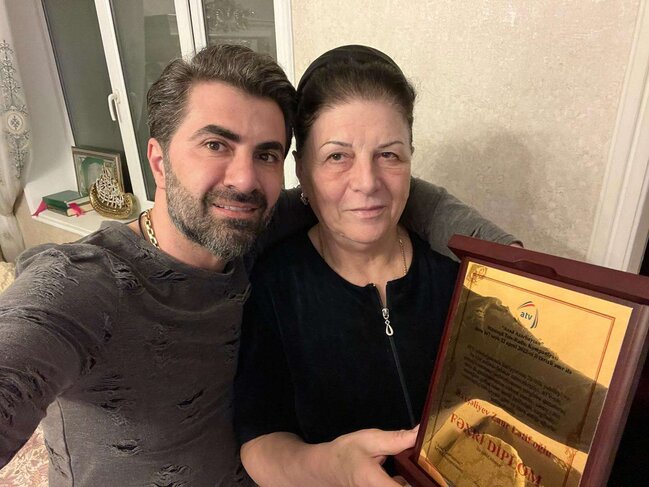 ATV rəhbərliyi Zauru təltif etdi - FOTO