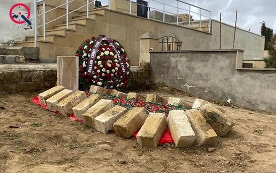 "Emin 444"ün qohumunun öldürdüyü dünya çempionu dəfn edildi