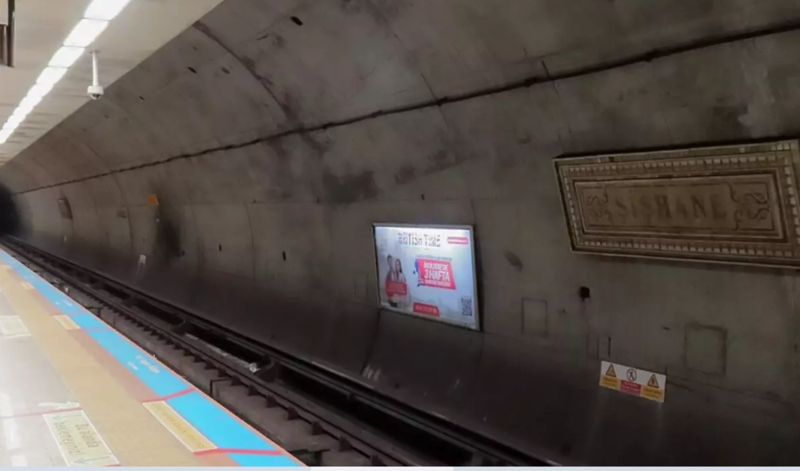 Metroda intihar cəhdi - VİDEO