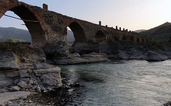 Azad olunan ərazilərdə nə qədər tarixi abidə var? - RƏSMİ CAVAB